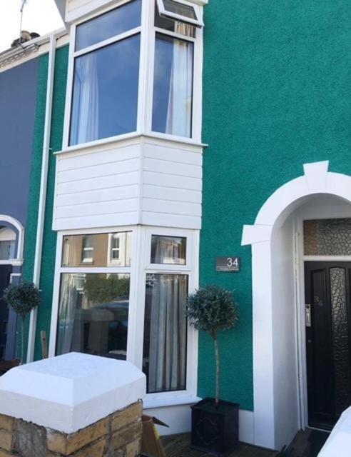 *Family Home In Mumbles. Close To The Beach* Экстерьер фото